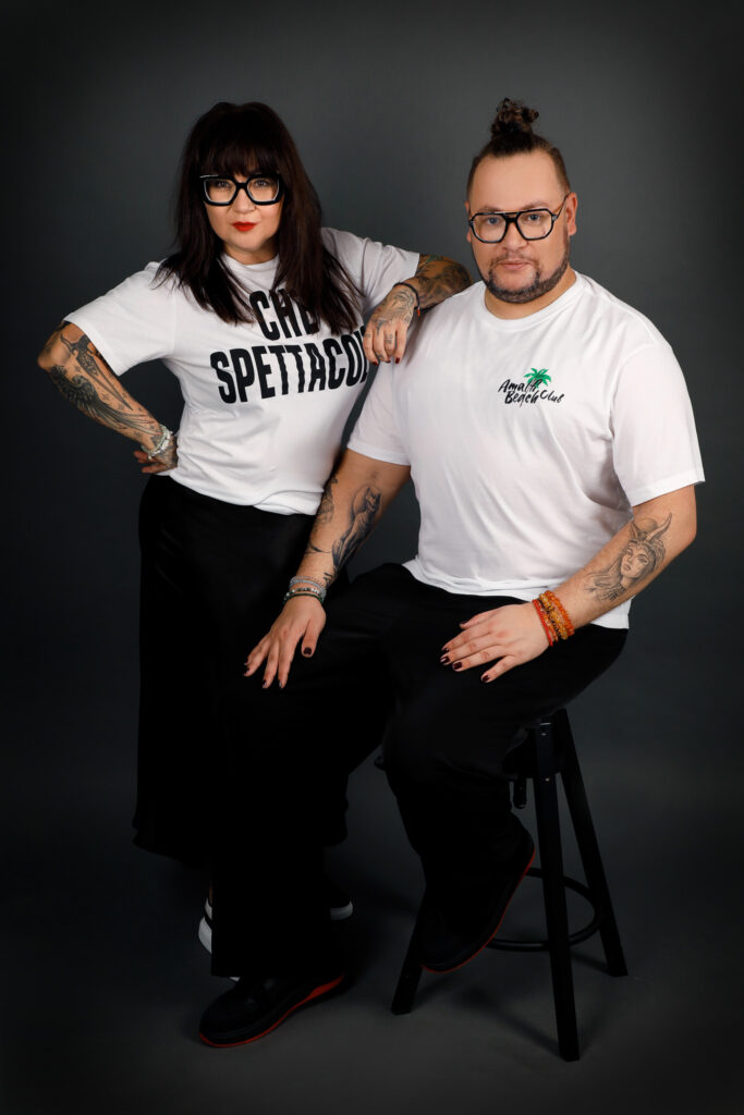 DYSBOUTIQUE firma projekt dvou přátel. Karolína a Tomáš. Brandové focení, Parfémy