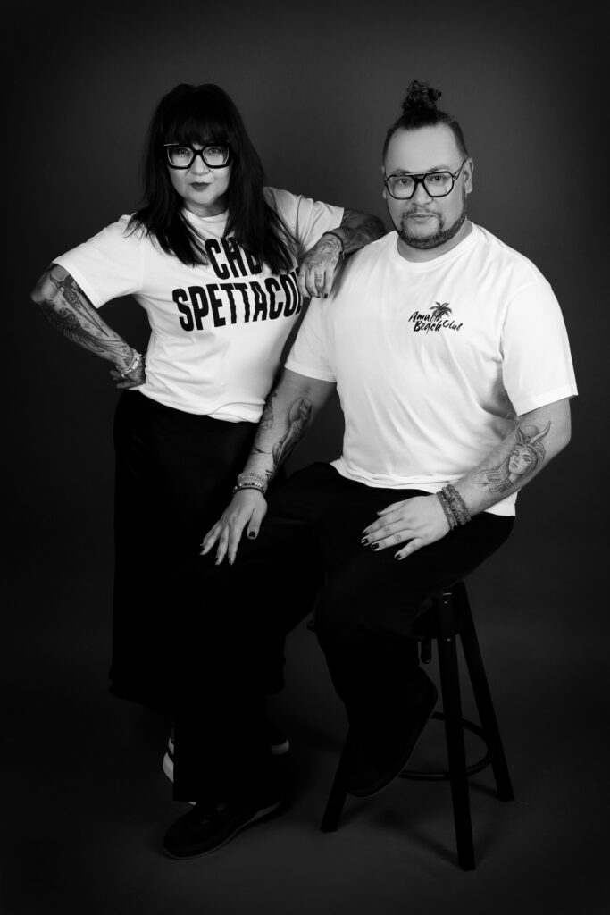 DYSBOUTIQUE firma projekt dvou přátel. Karolína a Tomáš. Brandové focení, Parfémy