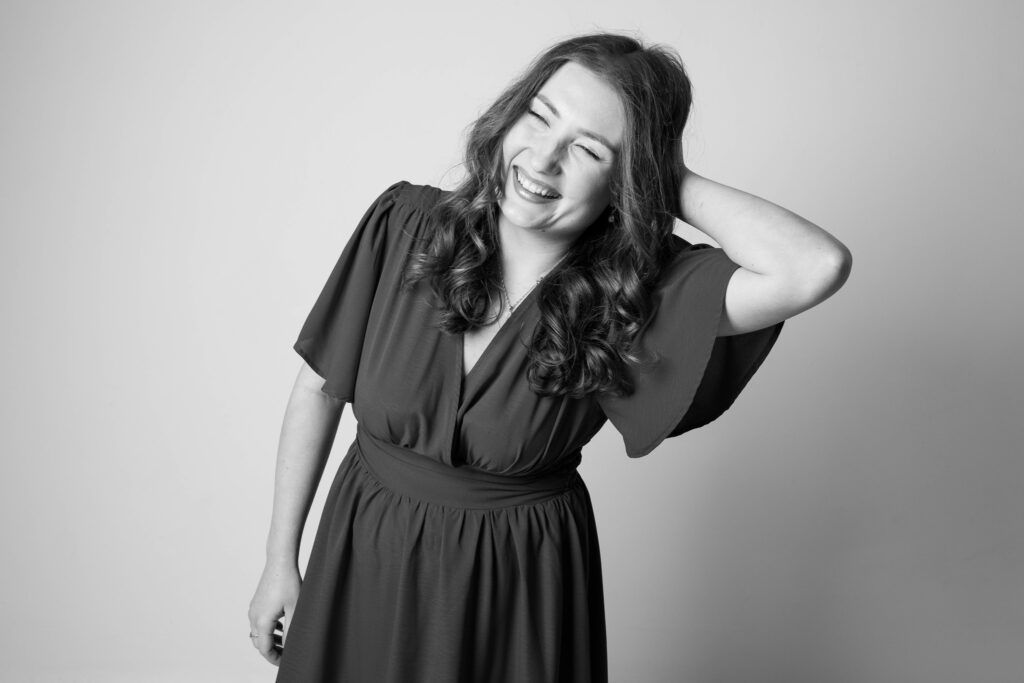Eliška krásná portrétní fotografie, černobílý balíček